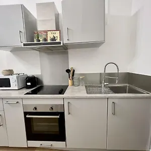 https://sublime-appartement-2-pieces-au-coeur-de-la-vieille-ville.fr-provencehotel.com
