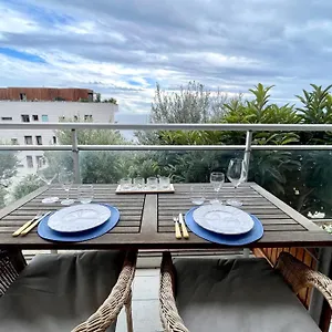 https://les-jardins-de-monaco-vue-mer-et-piscine.fr-provencehotel.com