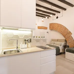  Appartamento Bricks & Beams In The Key Area Of Italia